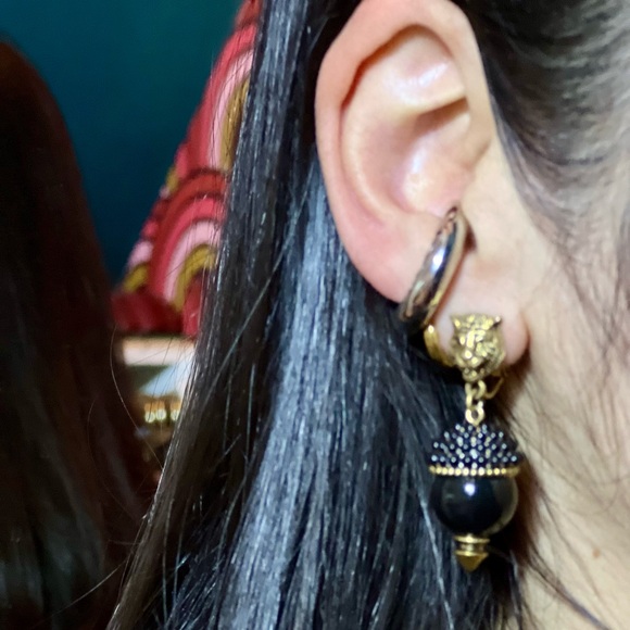 GUCCI Tiger Earrings Gold Plated Rhinestone Black Clip-on - Picture 4 of 4